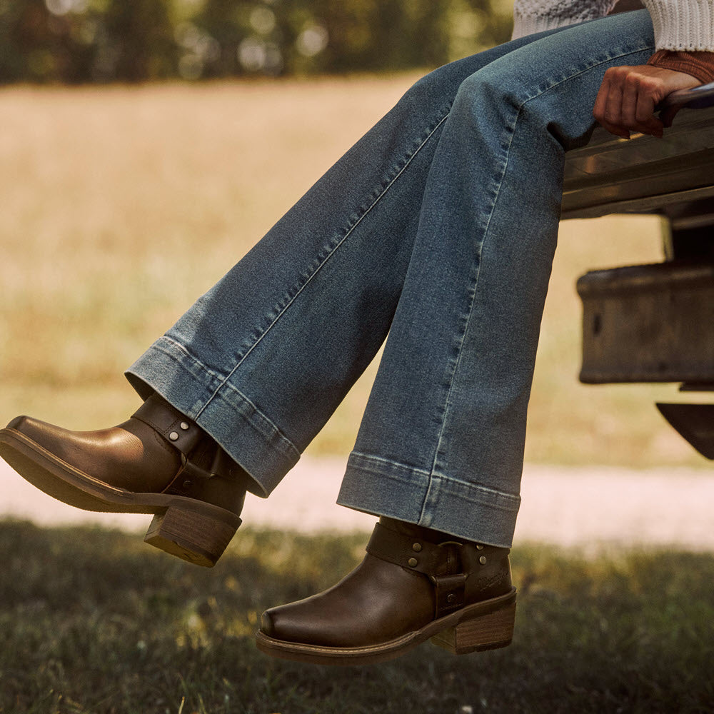 Chestnut-WRANGLER Womens Bessie Leather Harness Western Cowboy Boot